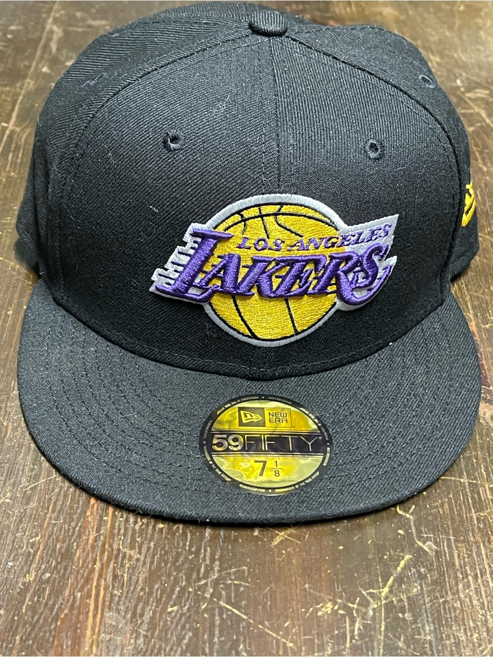 New Era 59Fifty Mens Cap NBA Los Angeles Lakers Black Fitted Size 7 1/8 Hat NEW